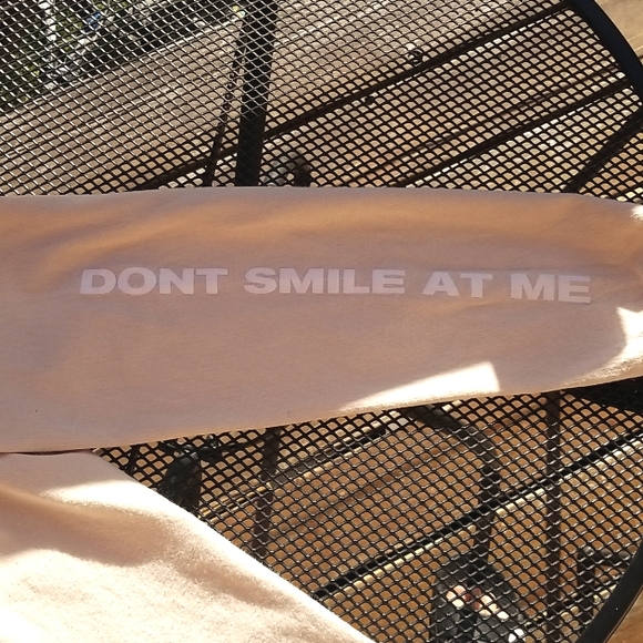 Billie Eeilish long sleeve shirt medium size "Don't Smile At Me" 100% cotton - Picture 8 of 10